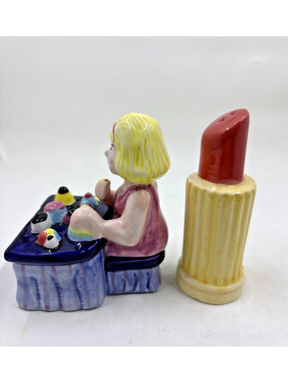 Vanity Lipstick Salt Pepper Shaker Set Lady Girly Kitsch Makeup Omnibus OCI